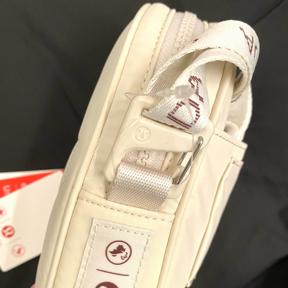 Lululemon Team Canada 22 Future Legacy Crossbody Bag - Picture 7 of 13